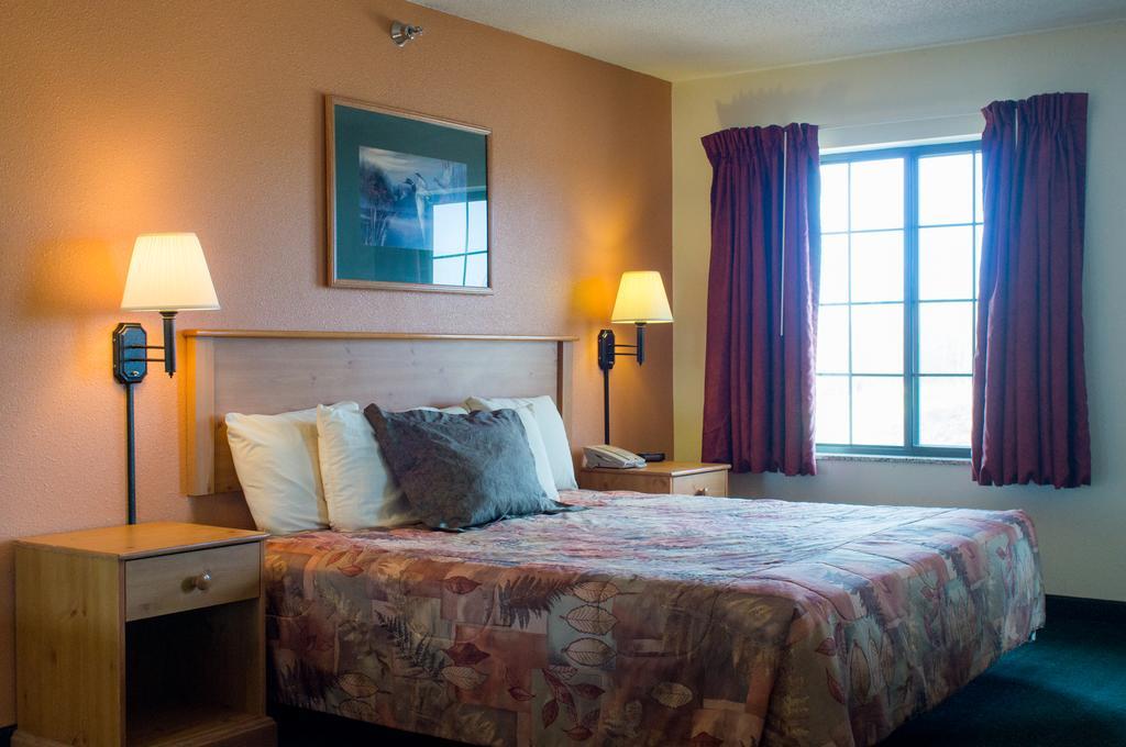 White Oak Inn And Suites Deer River Exterior foto