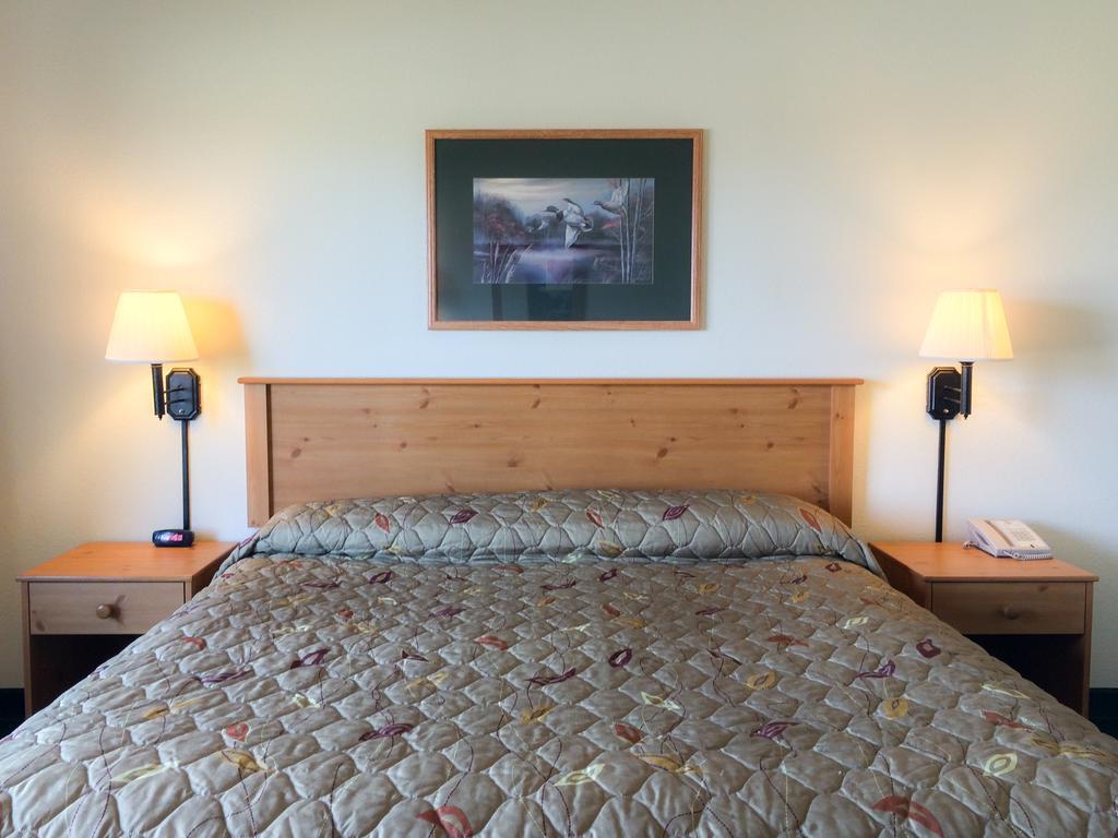 White Oak Inn And Suites Deer River Exterior foto