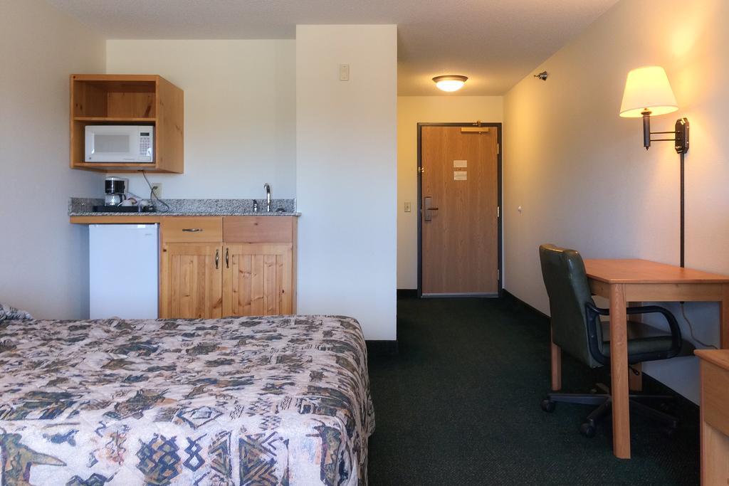 White Oak Inn And Suites Deer River Exterior foto
