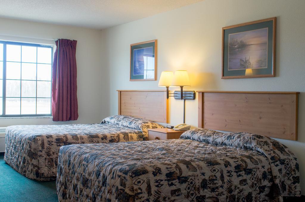 White Oak Inn And Suites Deer River Exterior foto