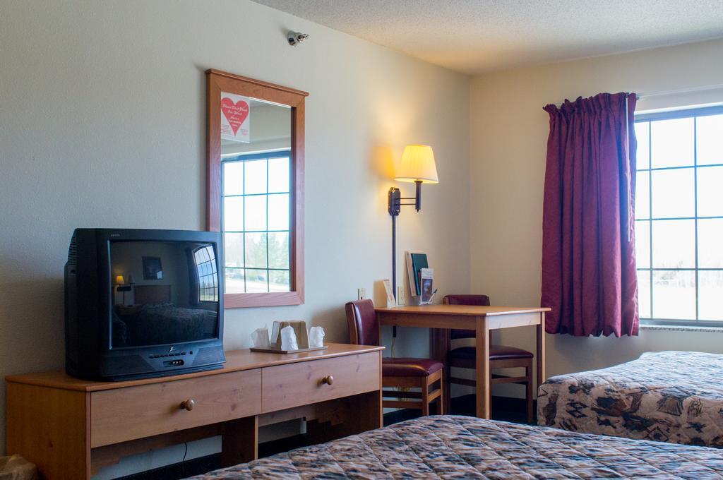 White Oak Inn And Suites Deer River Exterior foto