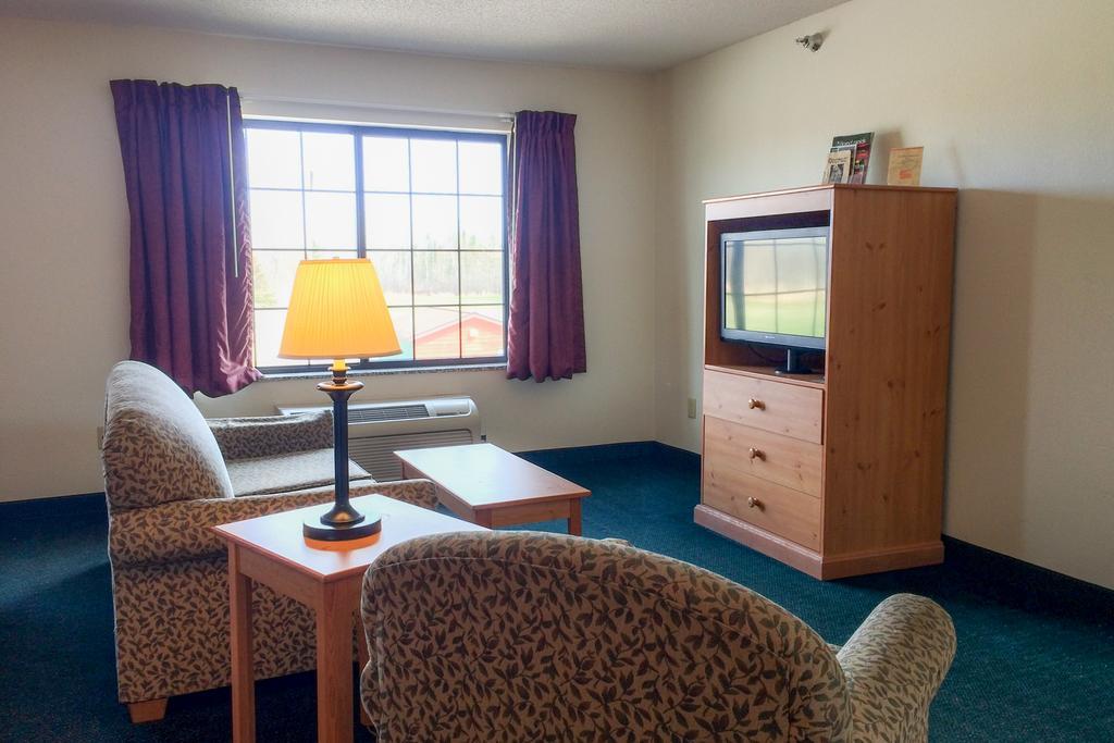 White Oak Inn And Suites Deer River Exterior foto
