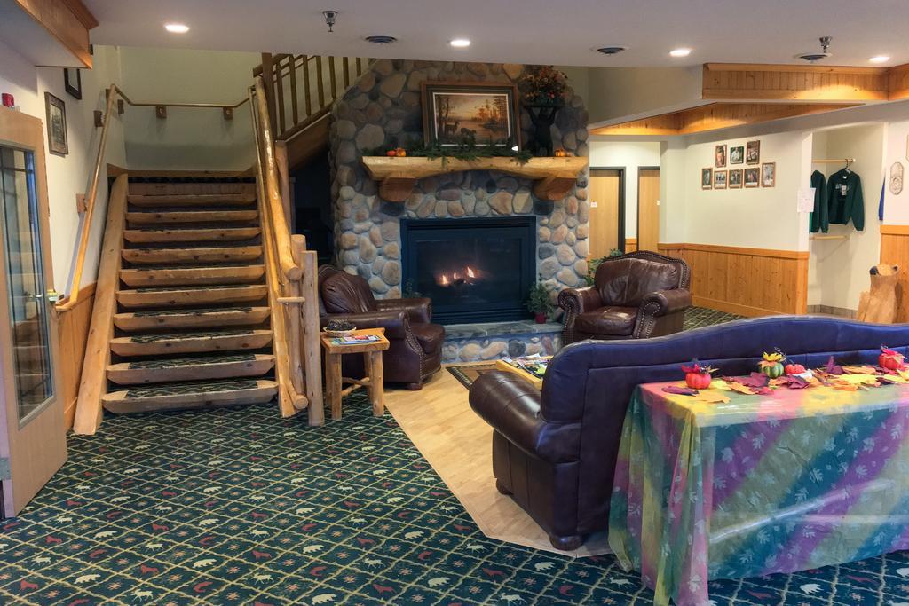 White Oak Inn And Suites Deer River Exterior foto