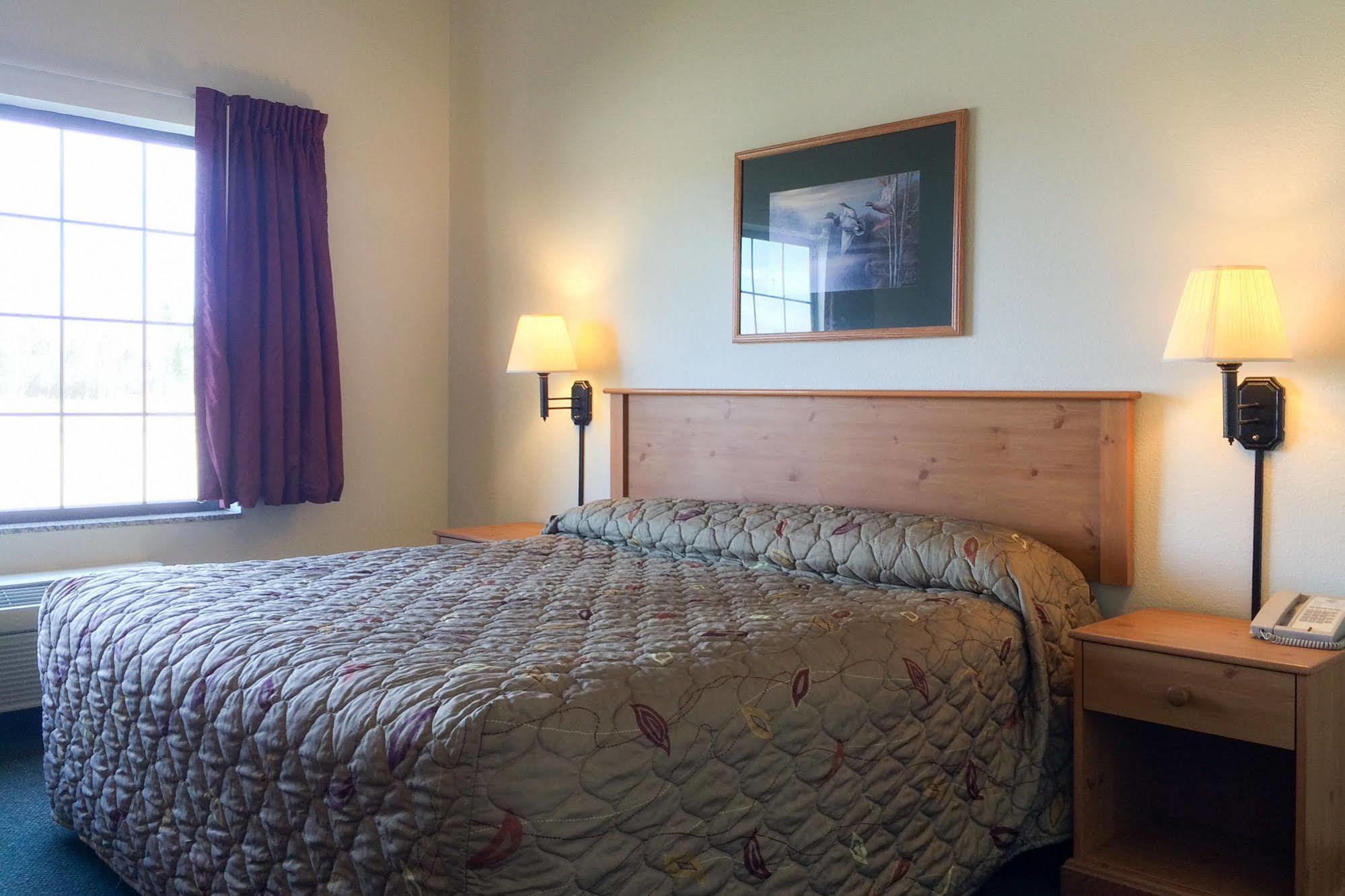 White Oak Inn And Suites Deer River Exterior foto